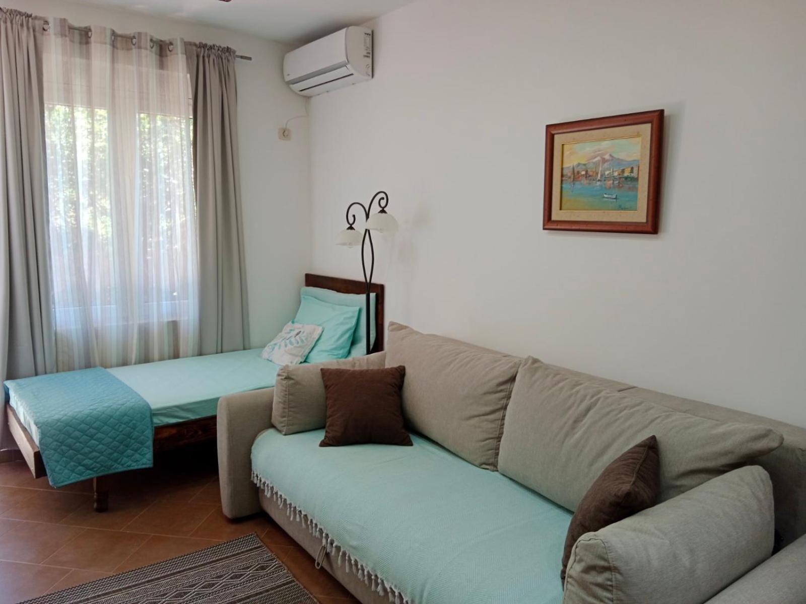 Mirta Apartments Family Farm Budva Eksteriør bilde